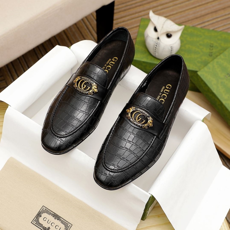 G*u*i leather shoes